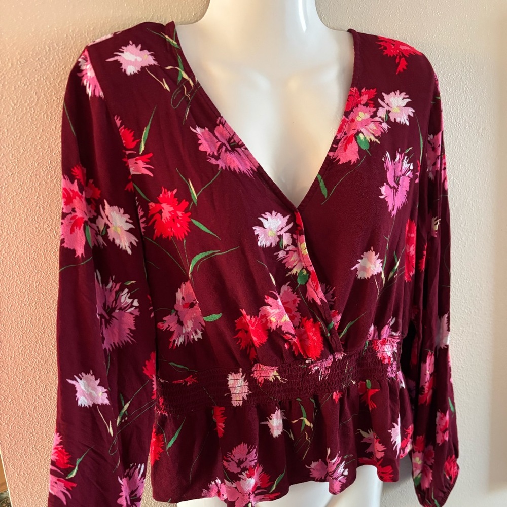 Express Burgundy Floral Smocked Waist Ruffle Peplum V-neck Cropped Top Size M